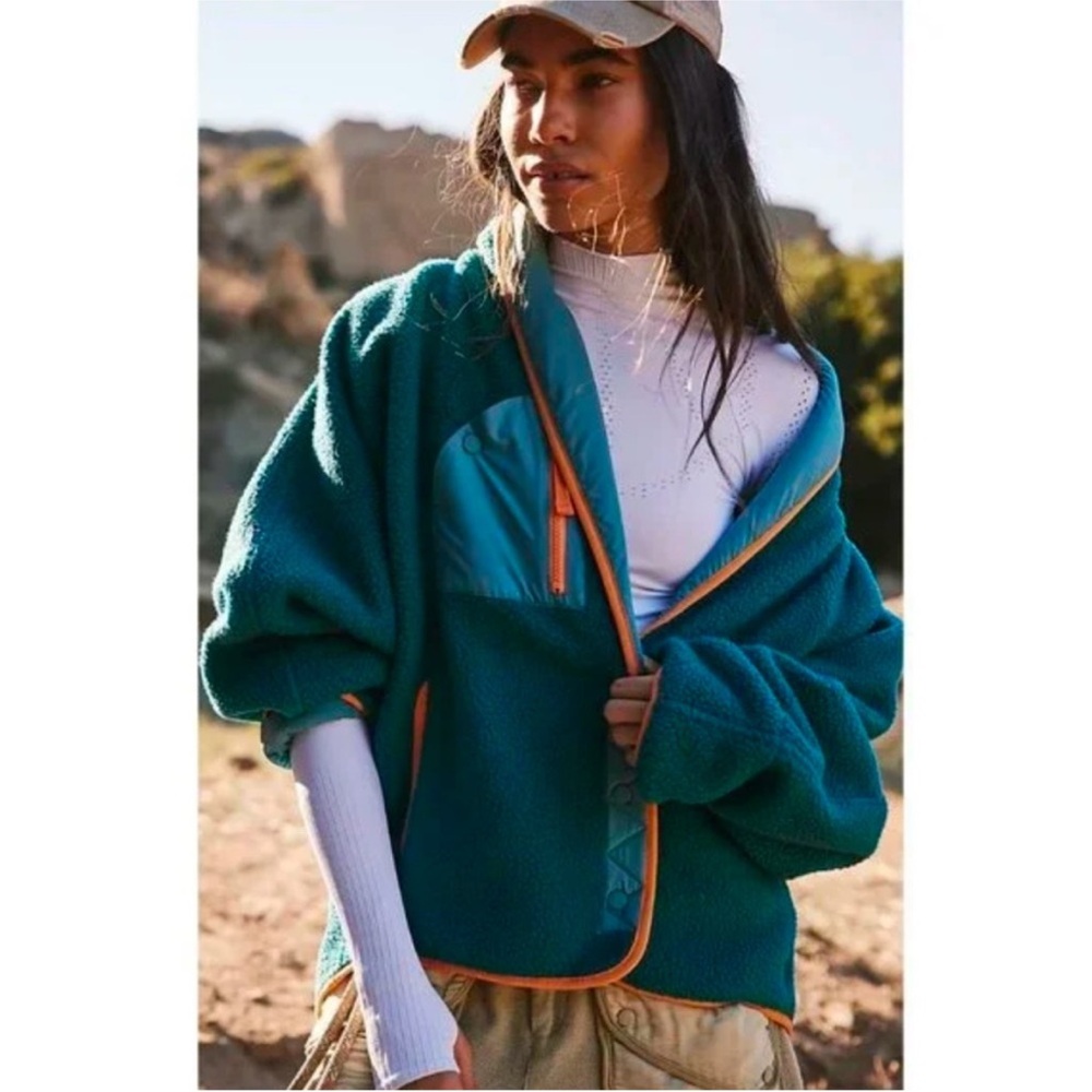 Free People shawl hit the slopes fleece jacket size S